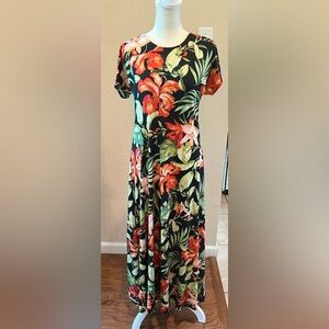 Attitudes by Renee Floral Maxi Dress - Black and Green
